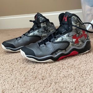 Under Armour Clutchfit Drive Basketball Shoes Sz 8